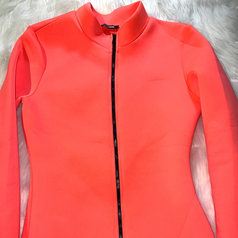 Fashion Nova ‘Not Going Under Mini Dress’- Neon Pink